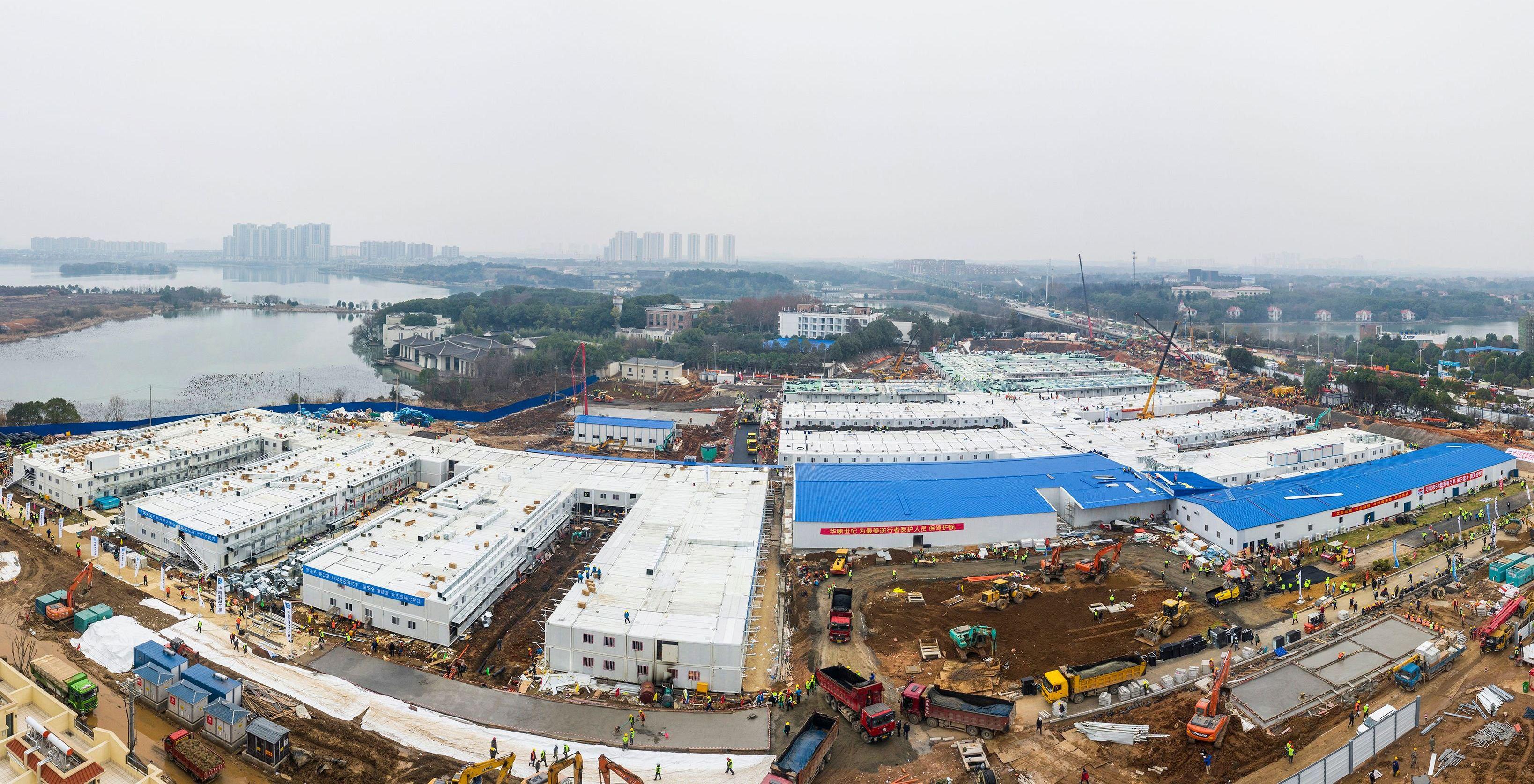 Gobernador Regional coordina para que hospital sea una realidad y atienda a personas infectadas con coronavirus. (AFP).