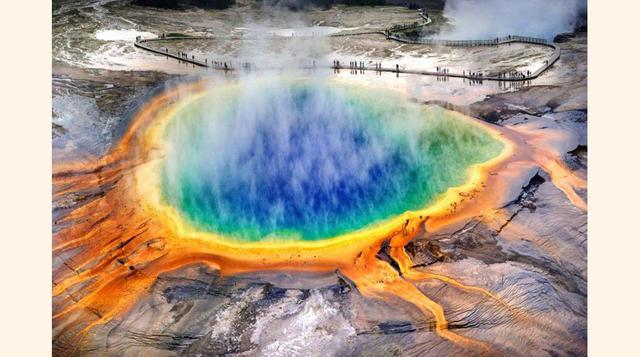 Yellowstone,el primero primer parque creadoen 1872. (Idaho, Montana y Wyoming), El simpático hogar del Oso Yogui es, sin embargo, uno de los lugares más peligrosos (potencialmente) del mundo: se trata en realidad de un súper volcán (acoge el 50% de los gé