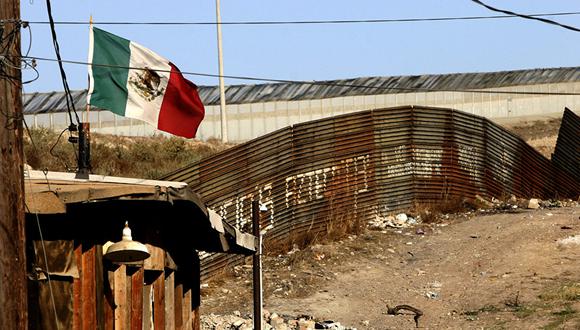 Donald Trump mencionó hoy que el muro "será pagado, muy fácil, por México". (Foto: AFP)