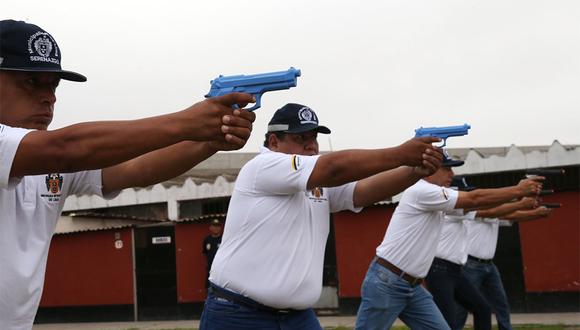 El ministro de Trabajo, Alfonso Adrianzén, se mostró a favor del uso de armas no letales por parte de los serenos. (Foto: Agencia Andina)