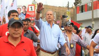 Alfredo Barnechea renuncia a su precandidatura presidencial en Acción Popular