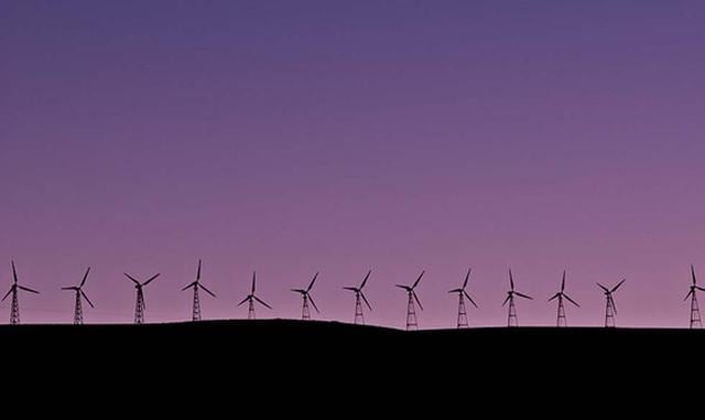 Los servicios públicos de suministro están en lo más alto de la lista. La generación de energía y su distribución sustentan la mayoría de los sectores industriales. Todo depende de los servicios públicos, y cuando la actividad de cualquier servicio públic