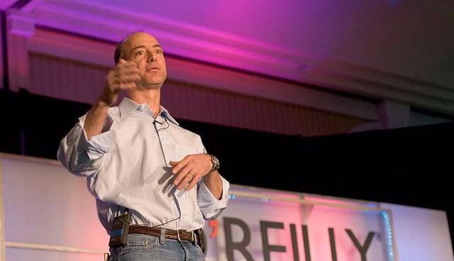 FOTO 20 | Jeff Bezos. Edad que hizo primer millón: 33/ Edad en que ganó los primeros mil millones: 35/ Años por medio: 2. (Foto: James Duncan Davidson)