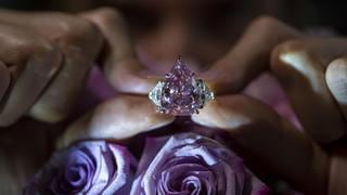 Diamante rosa “Fortune Pink” se subasta por 28 millones de euros