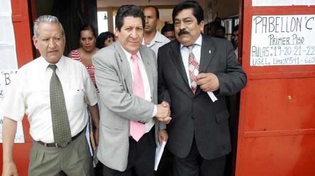 Martes 11. El 40% de los "trabajadores del Estado":http://gestion.pe/economia/40-trabajadores-estado-esta-contratado-via-cas-2194733 está contratado vía CAS. Los CAS crecieron en 8% anual en los últimos cinco años. Servir indicó que ello dificul