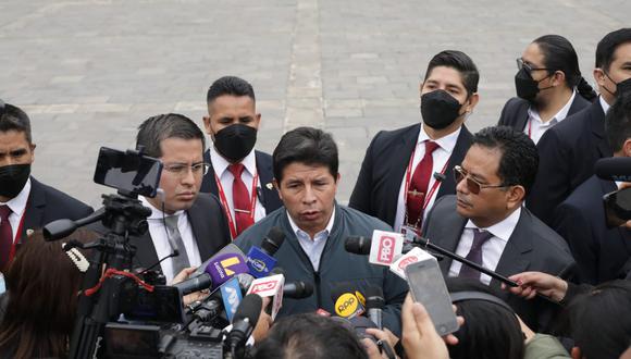 Pedro Castillo declaró unos minutos a la prensa luego de acudir a la Fiscalía de la Nación. Foto: GEC