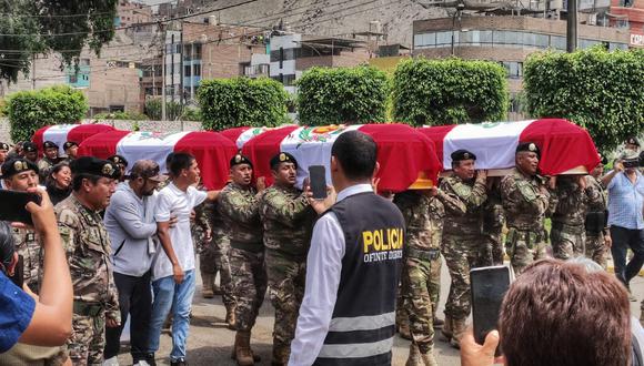 Los restos de los siete policías abatidos en el VRAEM recibieron un homenaje póstumo por parte del Gobierno. 
Foto: Abby Ardiles