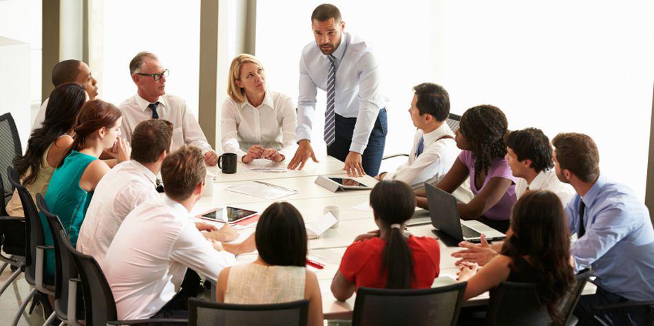 Existen algunas herramientas que pueden optimizar el tiempo cuando se encuentre en reuniones. (Foto: iShock)