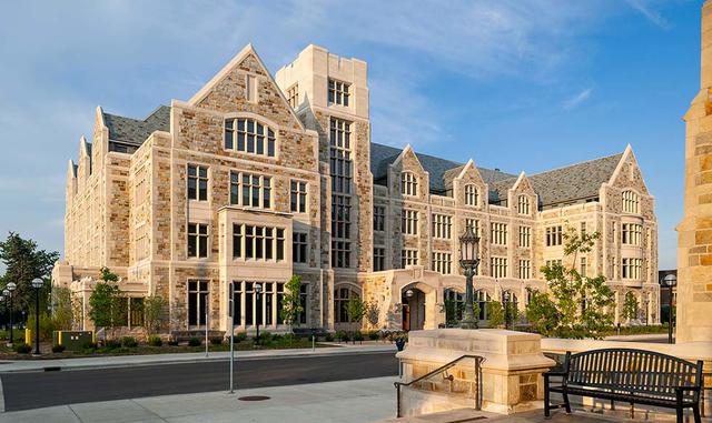 FOTO 21 | Universidad de Michigan, Estados Unidos. Número de estudiantes: 41,818. Porcentaje de estudiantes internacionales: 16%. Proporción entre hombres y mujeres: 48/52