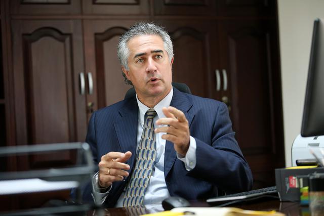 Michel Macara-chvili Helguero, un empresario ligado al sector salud, es el viceministro de Prestaciones Sociales del Midis. Es graduado como Administrador de Empresas en 1982 por la Universidad del Pacífico, también perteneció a la Universidad de Piura en