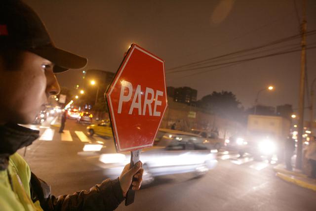 Foto 4 | Respete: Un informe técnico de manejo en el Perú, el primero en su género, realizado por Tracklink Octo con dispositivos telemáticos instalados en 14,000 vehículos, destacó que el cambio continuo de carril, junto con las frenadas y giros bruscos, son la principal causa de tráfico y accidentes de tránsito.