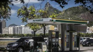 Brasileña Petrobras baja precios tras dejar de alinearse con mercado internacional