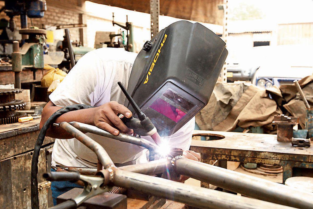 Negocios. Los que operan informalmente serán los primeros en caer al no calzar con los programas de apoyo del Estado, según Caja Cusco. (Foto: GE)