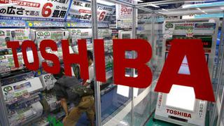 Toshiba suprimirá miles de empleos luego de pérdidas récord