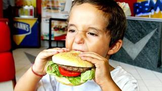 Unicef a favor de ley contra la "comida chatarra"