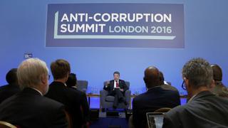 La cumbre anticorrupción de Londres deja indemnes a los paraísos fiscales