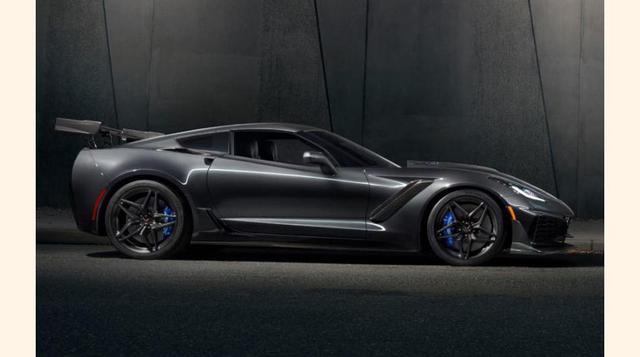 FOTO 4 | El alerón más alto es parte del ZTK Performance Package (equivalente al Z07 en el Z06). Este consigue 60% más “downforce” que el Z06 con paquete Z07. Este se encuentra acoplado directamente al chasis, de esa manera reduce el riesgo de dañar la co