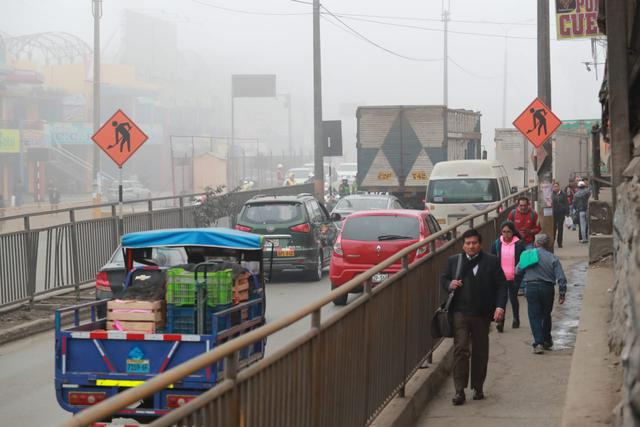 El cierre de un tramo en la Carretera Central desde este domingo 22 para continuar con los trabajos de la Línea 2 del Metro de Lima, generó congestión esta mañana. (Fotos: Lino Chipana)