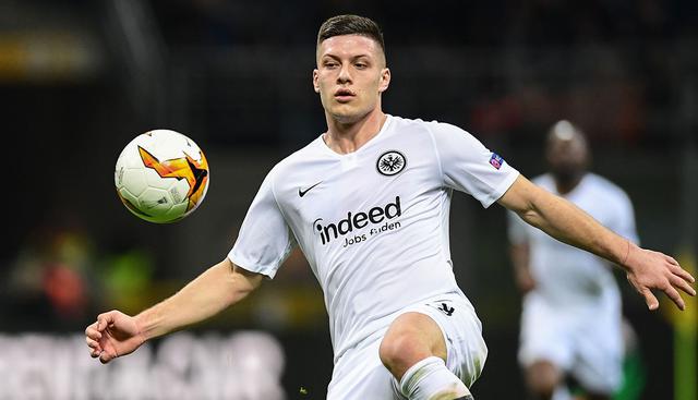 Luka Jovic dejó el Eintracht Frankfurt por 67.2 millones de dólares. (Foto: AFP)