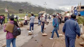 Cusco: empezó paro con bloqueo a tren de Ollantaytambo y vías de acceso