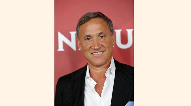Terry Dubrow: Es uno de los cirujanos plásticos más buscado en California. Para lograr atenderse con él se puede esperar hasta seis meses. Su popularidad ha crecido por sus apariciones en programas de televisión. Su patrimonio está calculado en más de US$
