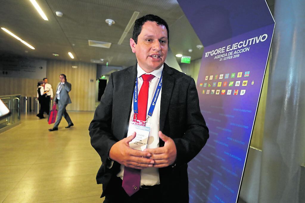 Afectados. Servando García, gobernador de Piura, señala que hay problemas con respecto al cumplimiento de la cuarentena. (Foto: Cesar Campos)