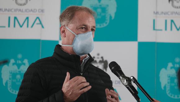 El alcalde de Lima, Jorge Muñoz, cuestionó a candidatos como Martín Vizcarra por no respetar el distanciamiento social en la pandemia. (Foto: GEC).