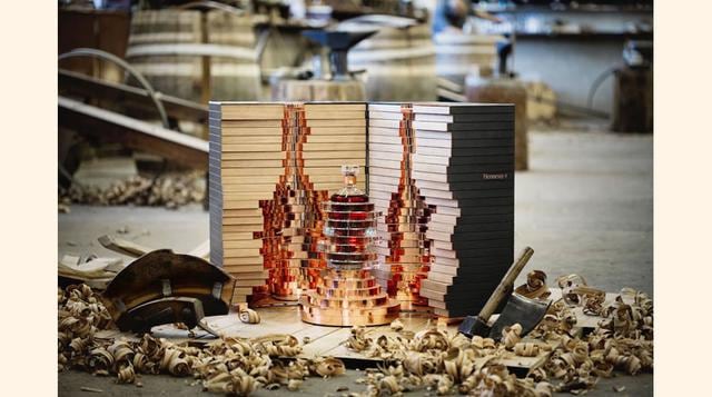 La botella del Hennessy 8 está hecha en 25 capas, cada una simbolizando diez años de la historia de Hennessy desde su fundación. (Foto: Megaricos)