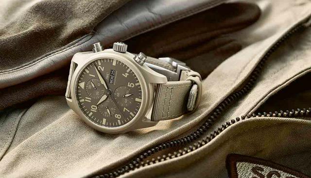 FOTO 3 | Mojave Desert.The “Mojave Desert” edition from the Top Gun collection with a sand-colored ceramic case.Source: IWC