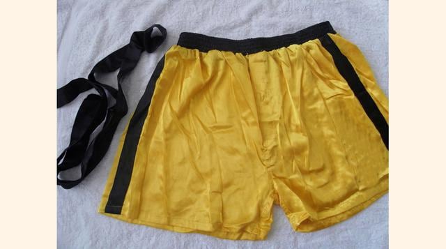 La pantaloneta amarilla que uso Rocky en su pelea contra &quot;Clubber&quot; Lang (Mr. T) también será subastada. (Foto: smg.photobucket)