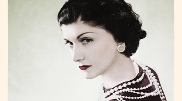 29. Coco Chanel. "Se triunfa con lo que se aprende".