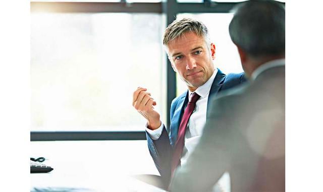 FOTO 3 | Que sea corto y simple. Los expertos aconsejan emplear la sencillez. ya que un nombre te identificarán ante tus clientes. Las posibilidades son muy amplias: – Puedes emplear siglas. Son muy abundantes: BMW, BBV, ABC, ONU, FNAC. etc. En muchos cas