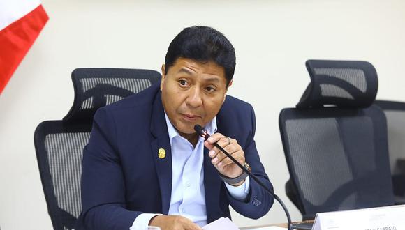 Raúl Doroteo, de Acción Popular, ha sido acusado por sus trabajadores por recortes de sus sueldos. (Foto: Congreso)