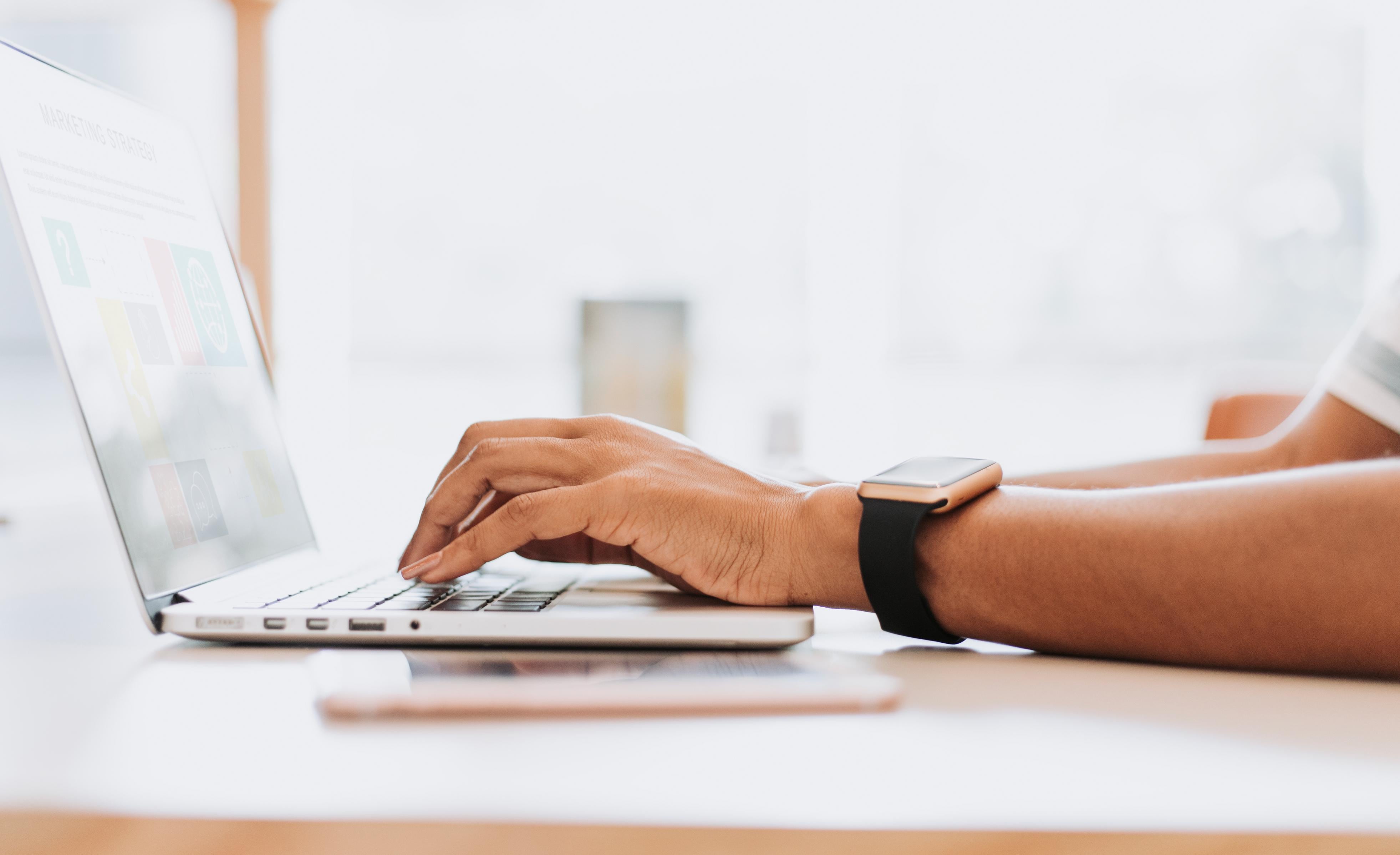 En Perú, quienes vienen optando por brindar clases virtuales principalmente son las universidades. (Foto: Freepik)