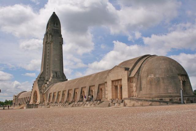 La creciente lista también incluye el memorial de Hiroshima y el osario de Douaumont (batalla de Verdún) en Francia. Todos ellos se quejaron de la llegada de cazadores de pokémones, no siempre respetuosos de cada lugar y de su historia.