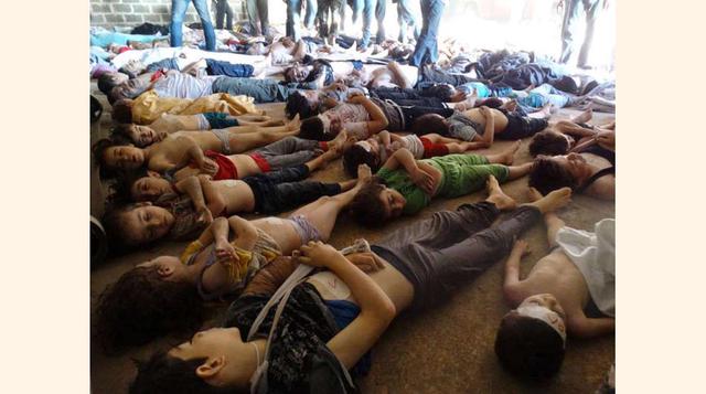 Niños y adultos muertos al este de Ghouta, a las afueras de Damasco.(foto:Diario ABC, S.L.)