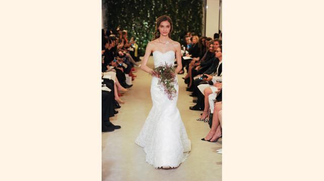 La romántica novia de Carolina Herrera, entre tules, sedas y encajes