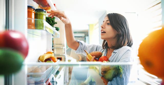 FOTO 5 | Cambiar los snacks de la tarde por frutas, cuyos desechos pueden ser devueltos a la tierra y convertidos en compost. (Foto: iStock)