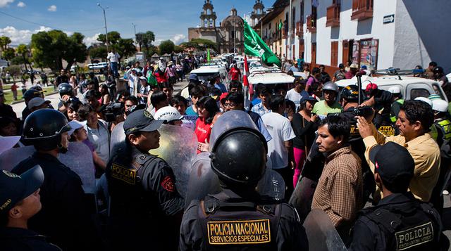 El conflicto social debe ser entendido como un proceso complejo en el cual sectores de la sociedad, el Estado y las empresas perciben que sus objetivos, intereses, valores o necesidades son contradictorios y esa contradicción puede derivar en violencia.