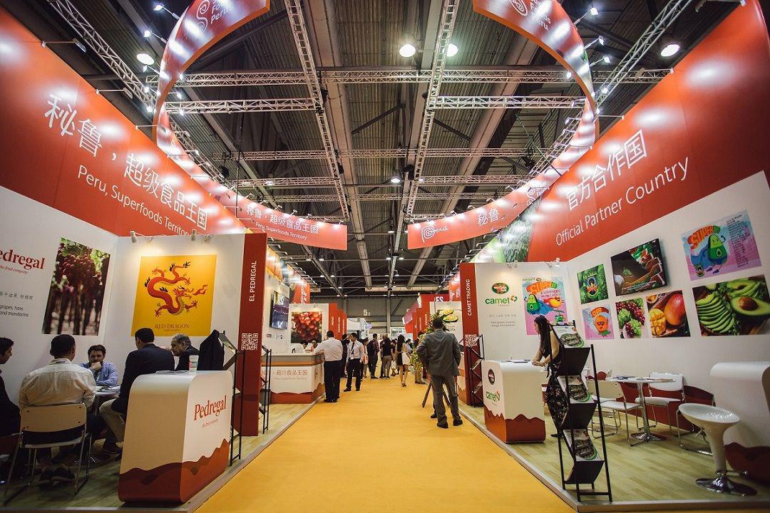 Perú ha estado presente en la Asia Fruit Logistica desde el 2008, pero este año, en su primera participación como País Invitado de Honor, asistieron 250 empresarios que generaron 637 nuevos contactos y compromisos comerciales por US$ 180 millones.