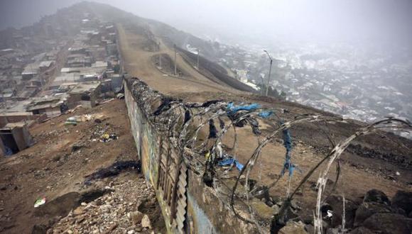 La Municipalidad de La Molina señaló que necesita un plazo de 180 días más para derrumbar el 'Muro de la Verguenza'. (Anthony NIño de Guzmán/Perú21)