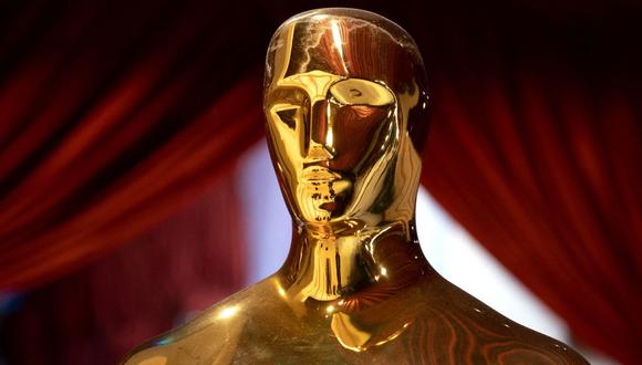 Con la oficialización de la lista de nominados, por fin sabemos qué filmes compiten. Aquí una estatua a lo largo de la alfombra roja antes de la 95ª edición de los Premios de la Academia, en Hollywood (Foto: Stefani Reynolds / AFP)