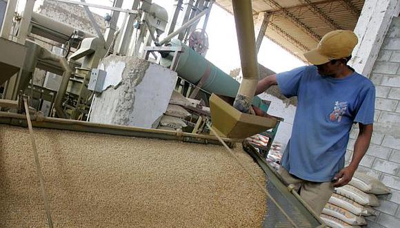 Con el acuerdo, los productores peruanos de arroz podrán exportar el producto al mercado colombiano de manera inmediata. (Foto: El Comercio)