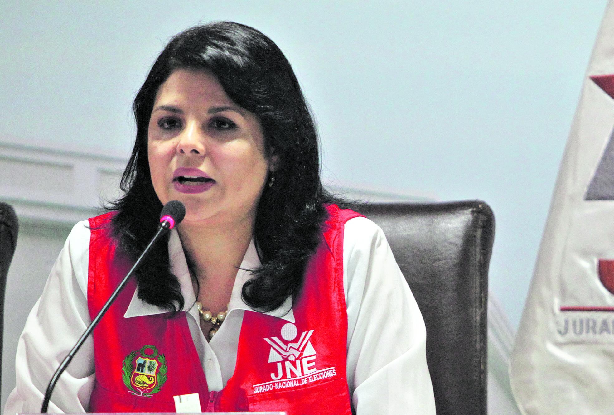 LIMA 31 DE DICIEMBRE 2015LOS DIRECTORES NACIONALES DEL JURADO NACIONAL DE ELECCIONES JNE EN CONFERENCIA DE PRENSA OFRECIERON UN BALANCE DE ACTIVIDADES QUE ESTA DESARROLLANDO EN EL MARCO DE LAS ELECCIONES GENERALES DEL 2016. LOS INTEGRANTES SON LUIS MIGUEL IGLESIAS LEON DIRECTOR CENTRAL DE GESTION INSTITUCIONAL,, FERNANDO RODRIGUEZ PATRON DIRECTOR NACIONAL DEL REGISTRO DEORGANIZACIONES POLITICA,ALBERTO KUROIWA BERMEJO DIRECTOR NACIONAL DE FISCALIZACION Y PROCESOS ELECTORALES, YESSICA CLAVIJO CHIPOCO ESPECIALISTA EN DERECHOELECTORAL Y MILAGROS SUITO ACUÑA DIRECTORA NACIONAL DE EDUCACION Y FORMACION CIVICA CIUDADANA.FOTOS CONSUELO VARGAS