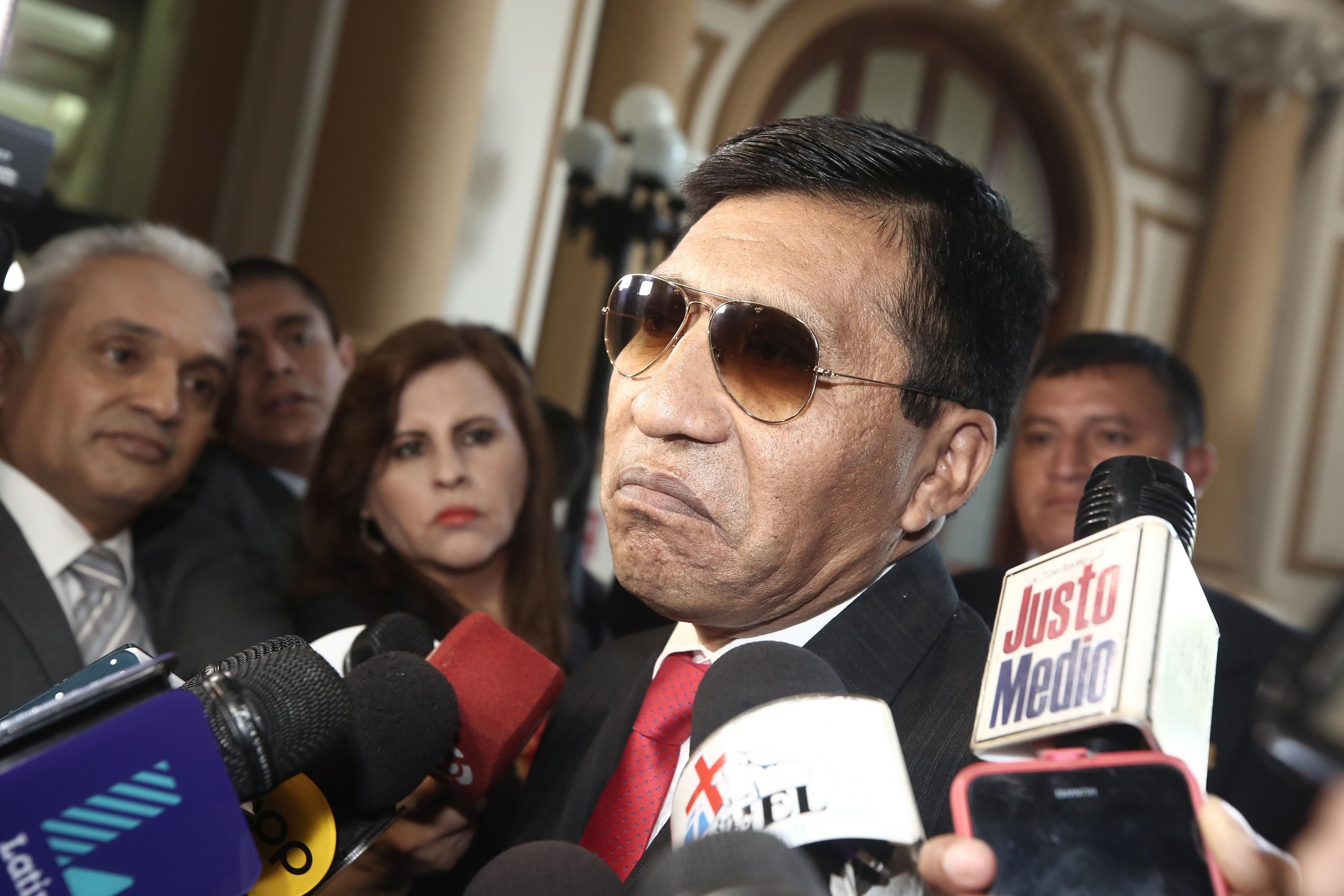 El suspendido congresista Moisés Mamani fue denunciado por una tripulante de Latam por tocamientos indebidos. (Foto: GEC)