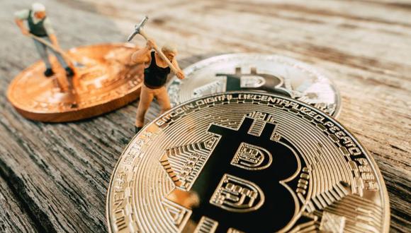 Tener habilidades relacionadas al bitcoin pagan una tarifa promedio por hora de IS$215, según Bloomberg. (Foto: Shutterstock)