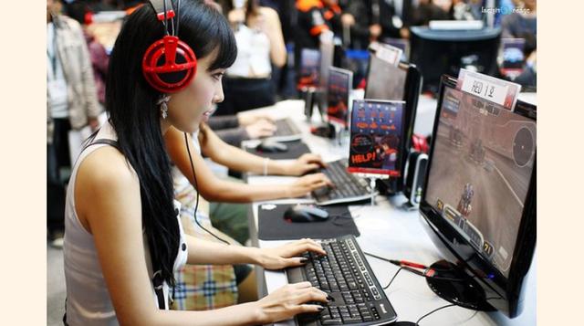 Entre algunos de los modelos actuales, Corea del Sur creó a principios de la década de 2000 una federación, Estados Unidos otorga desde hace poco tiempo visas a deportistas extranjeros que participan en competencias en su territorio y Suecia trata el depo