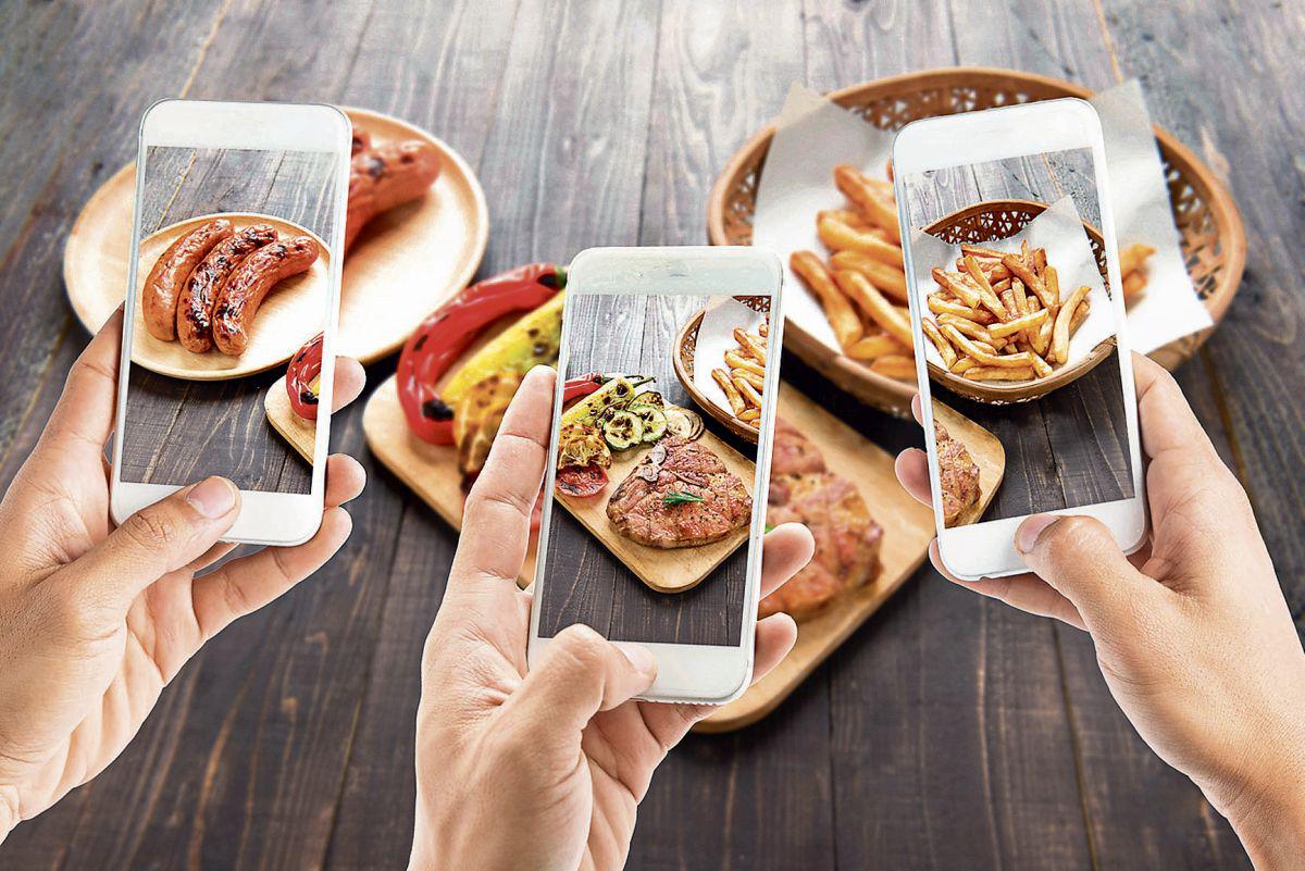 Todo el día. Jóvenes publican hasta las actividades más banales de su vida. (Foto: iStock)