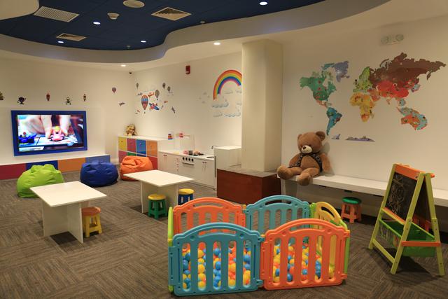 En "Hanaq" se ha implementado un área para niños, con juegos para los pequeños viajeros. (Foto: LAP)