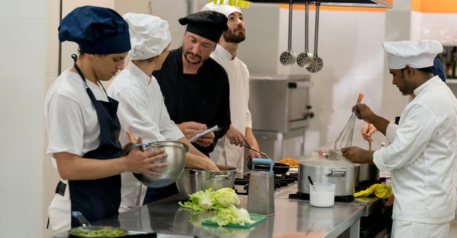 FOTO 8 | 8. Ayudante de cocina (Foto: iStock)